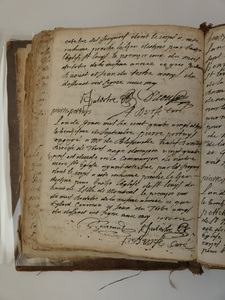 F. D'Urf&eacute; register, page 01